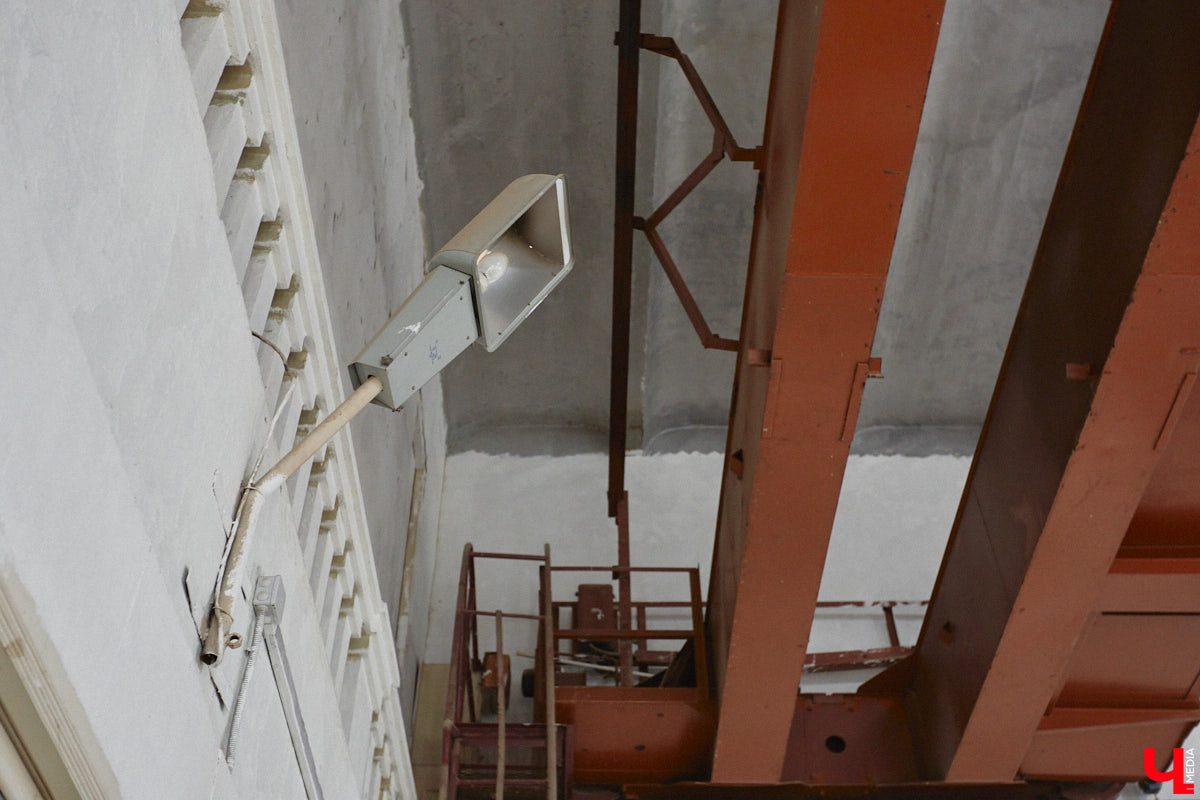 Как только бывшая владимирская ТЭЦ-1 получила второй шанс, в ней начала кипеть жизнь. Сейчас она заполнилась яркими резидентами, среда вокруг которых преображается с бешеной скоростью. О работах по превращению производственного комплекса в креативное пространство «Ключ-Медиа» расспросил владельца «Турбины».