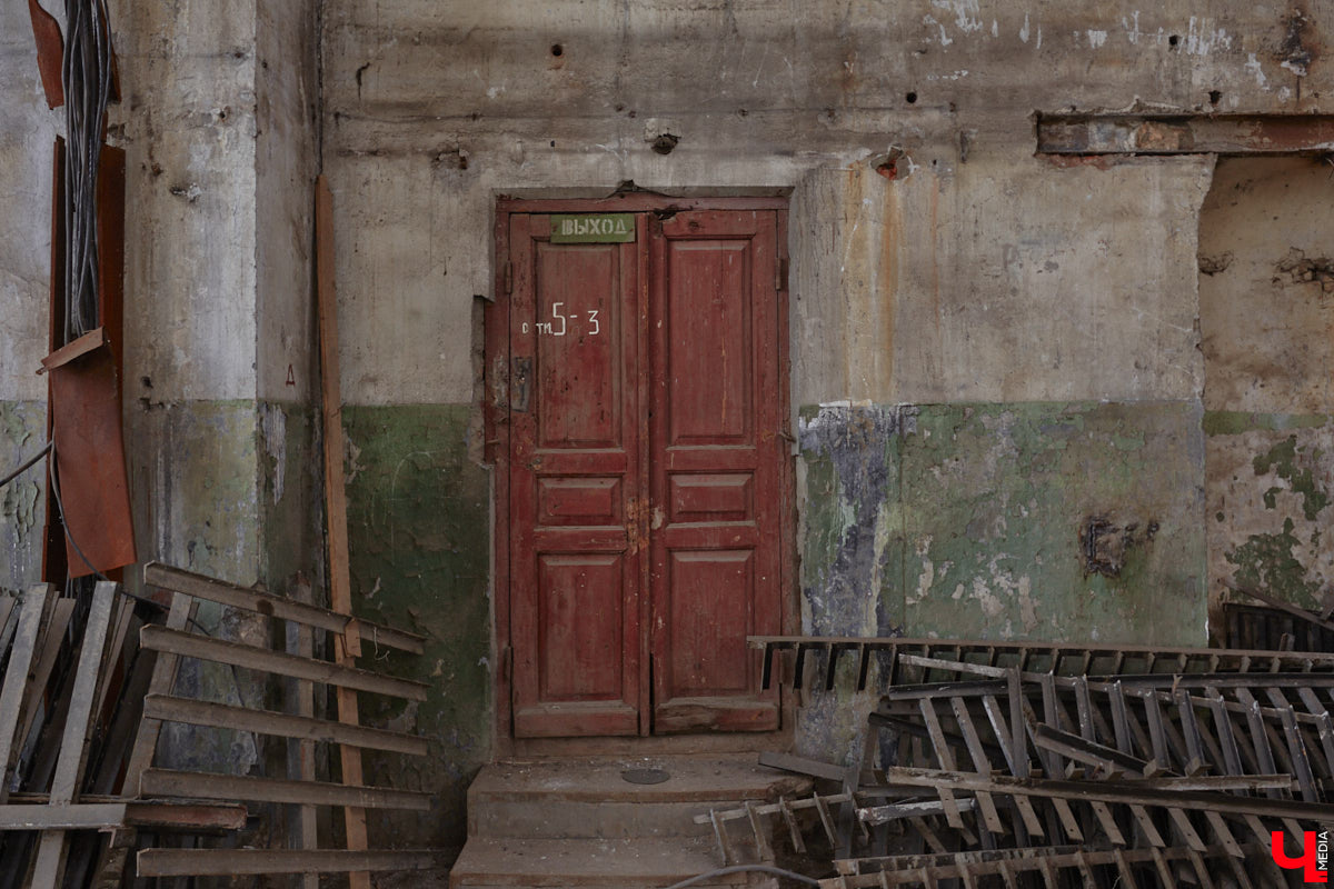 Как только бывшая владимирская ТЭЦ-1 получила второй шанс, в ней начала кипеть жизнь. Сейчас она заполнилась яркими резидентами, среда вокруг которых преображается с бешеной скоростью. О работах по превращению производственного комплекса в креативное пространство «Ключ-Медиа» расспросил владельца «Турбины».