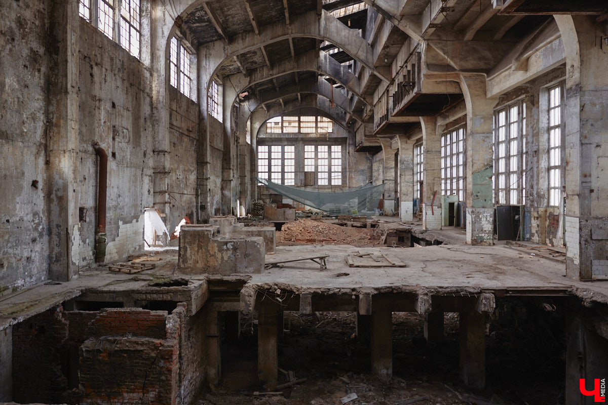 Как только бывшая владимирская ТЭЦ-1 получила второй шанс, в ней начала кипеть жизнь. Сейчас она заполнилась яркими резидентами, среда вокруг которых преображается с бешеной скоростью. О работах по превращению производственного комплекса в креативное пространство «Ключ-Медиа» расспросил владельца «Турбины».