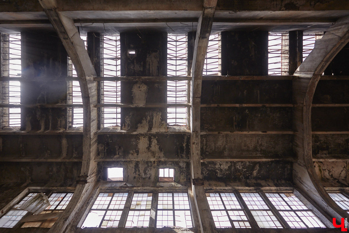 Как только бывшая владимирская ТЭЦ-1 получила второй шанс, в ней начала кипеть жизнь. Сейчас она заполнилась яркими резидентами, среда вокруг которых преображается с бешеной скоростью. О работах по превращению производственного комплекса в креативное пространство «Ключ-Медиа» расспросил владельца «Турбины».