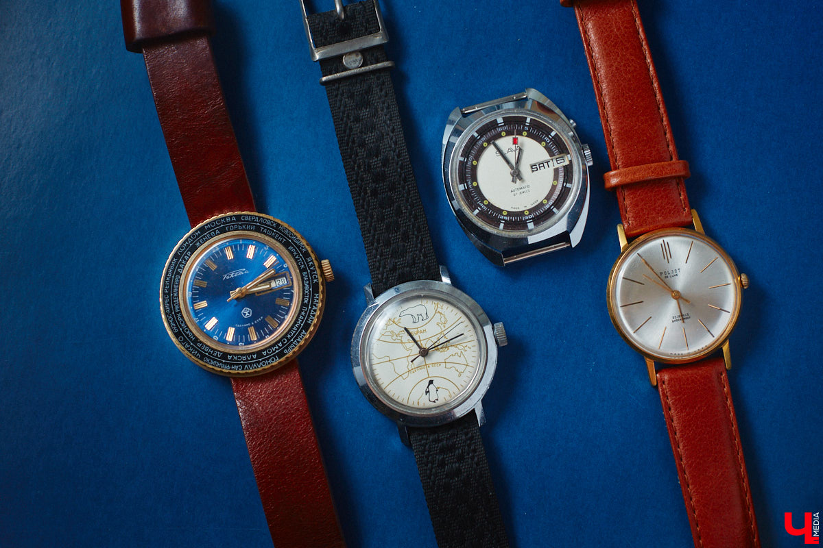 Вы наверняка помните часы советских времен: массивный браслет на стене или тонкий ремешок с циферблатом на запястье мамы. У некоторых они хранятся до сих пор, а кто-то даже собрал внушительную коллекцию. У Дмитрия Фиалковского из Владимира около 300 механизмов, и самые интересные из них воочию оценил «Ключ-Медиа».