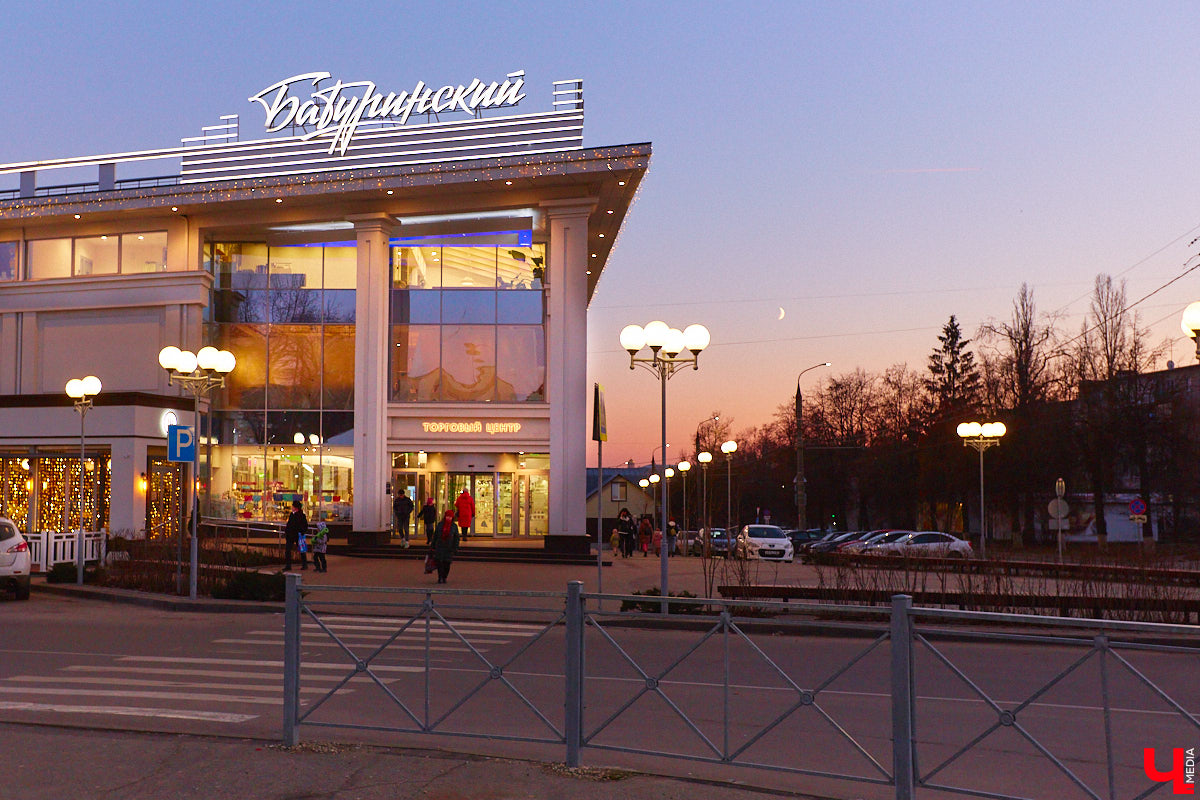 Многие называют Владимир городом одного дня, сетуя на то, что, кроме памятников архитектуры XII века, смотреть в столице региона не на что. А ведь у нас есть и современные строения, которые могут понравиться гостям областного центра. Перечисляем их в нашей подборке, составленной с помощью местных урбанистов.
