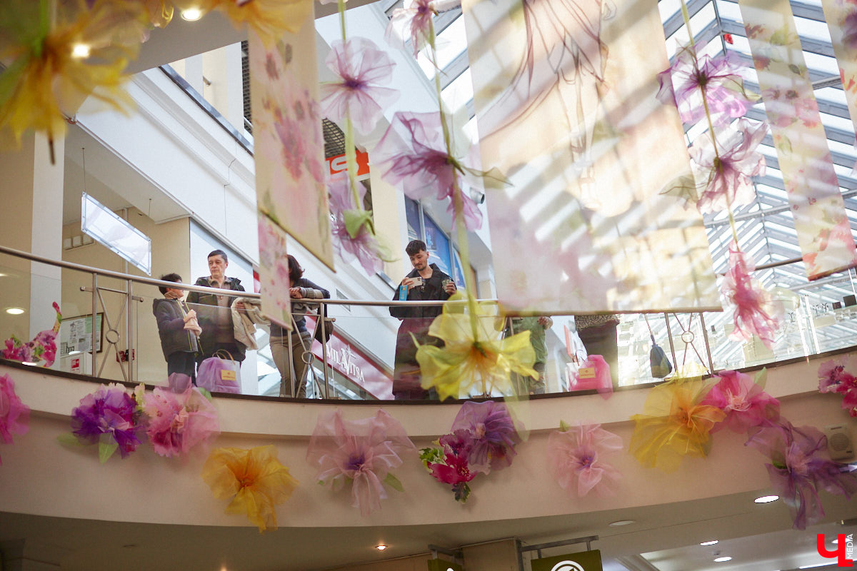 Многие называют Владимир городом одного дня, сетуя на то, что, кроме памятников архитектуры XII века, смотреть в столице региона не на что. А ведь у нас есть и современные строения, которые могут понравиться гостям областного центра. Перечисляем их в нашей подборке, составленной с помощью местных урбанистов.