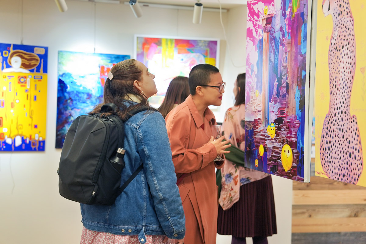 Муромский скульптор Антон Клепиков продает свою композицию «Гармония и разрушение» на выставке в Нью-Йорке. Работу оценили в три тысячи долларов. И на что потратить эти деньги, молодой человек уже знает.