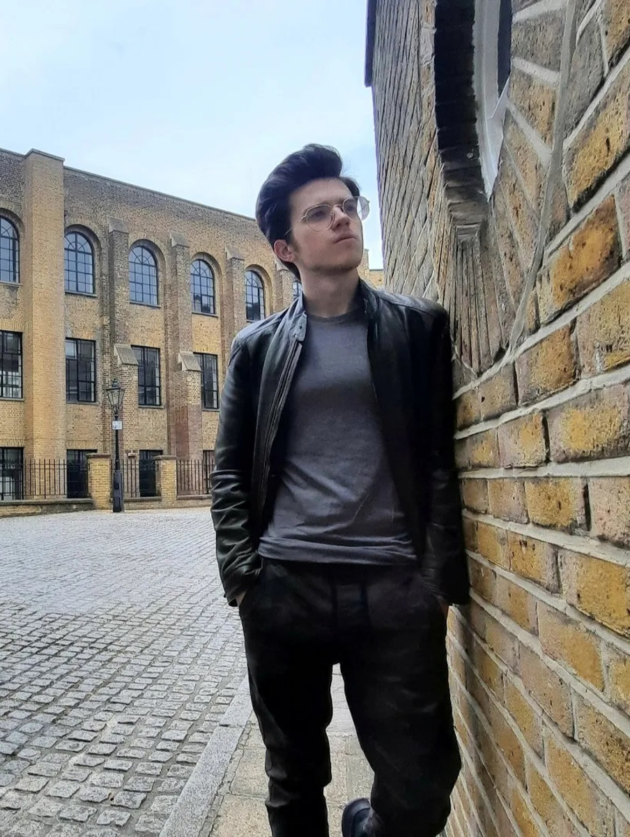 Студент Королевской академии музыки в Лондоне Никита Демиденко начинал свой творческий путь во Владимире. Сейчас молодой человек готовится поступить в магистратуру и запускает свой новый уникальный проект. При этом о родном городе у него остались только самые теплые воспоминания.