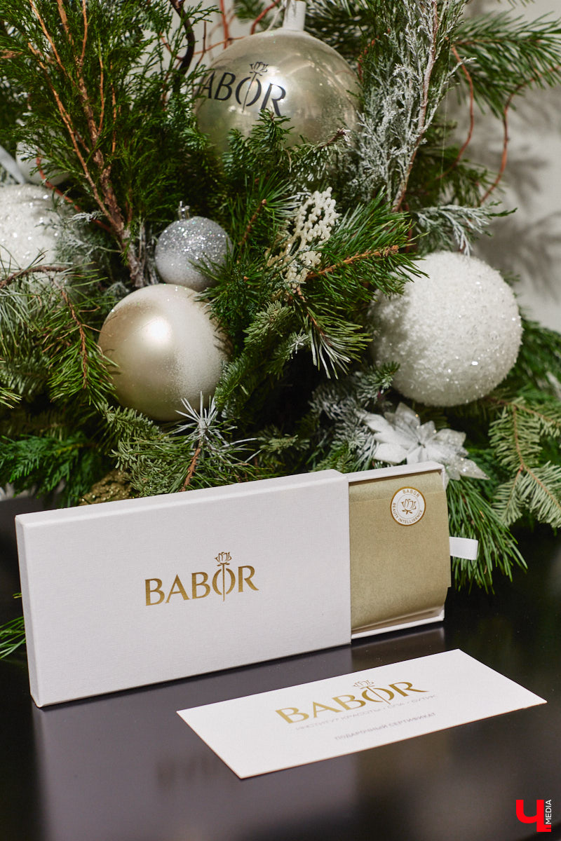 Уютно переливаются новогодними огнями окна Института красоты BABOR. Здесь действительно творят чудеса. Это знает каждый, кто хотя бы раз попадал в руки местных косметологов, массажистов и мастеров. Владелица Института красоты BABOR Наталья Васькова рассказала «Ключ-Медиа», как ей удается развиваться в индустрии красоты, а еще поделилась любимыми бьюти-ритуалами, принципами сохранения личного экопространства и гармоничным подходом к жизни и бизнесу.