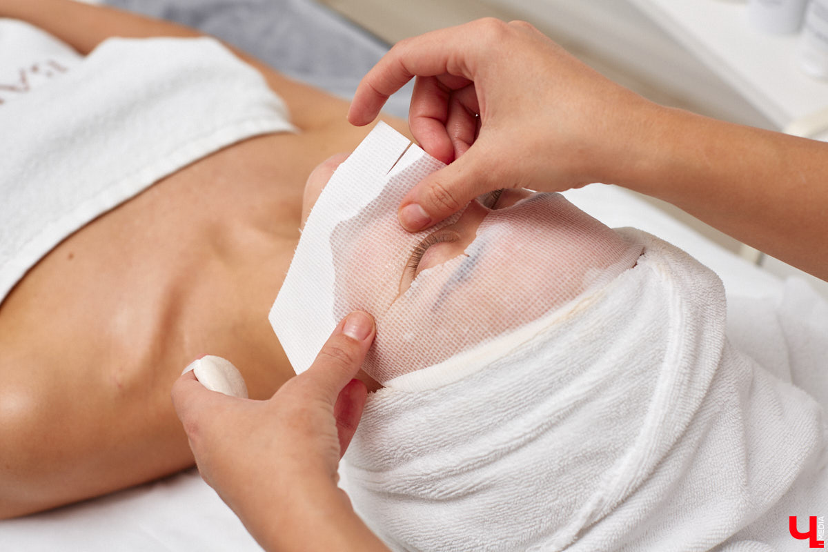 Уютно переливаются новогодними огнями окна Института красоты BABOR. Здесь действительно творят чудеса. Это знает каждый, кто хотя бы раз попадал в руки местных косметологов, массажистов и мастеров. Владелица Института красоты BABOR Наталья Васькова рассказала «Ключ-Медиа», как ей удается развиваться в индустрии красоты, а еще поделилась любимыми бьюти-ритуалами, принципами сохранения личного экопространства и гармоничным подходом к жизни и бизнесу.