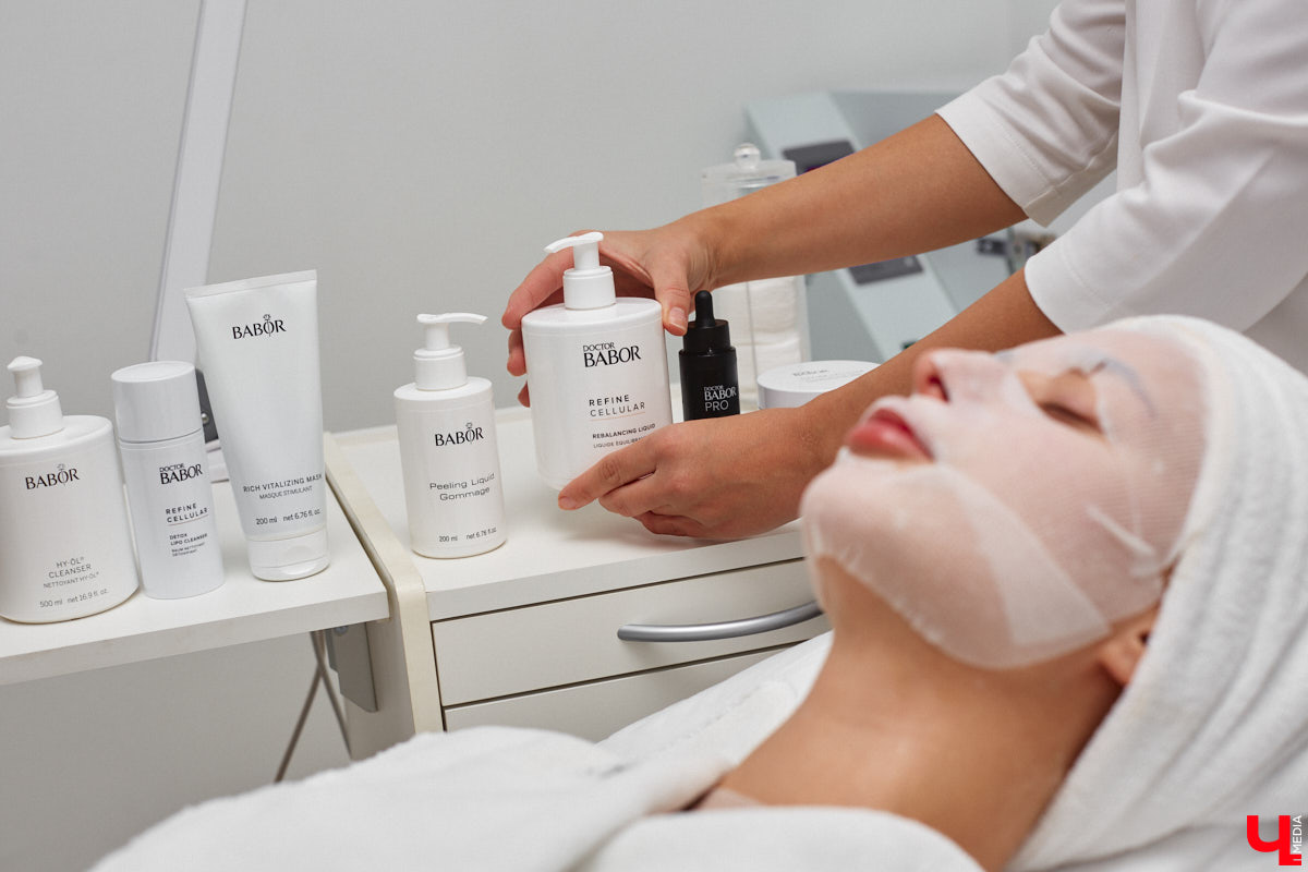 Уютно переливаются новогодними огнями окна Института красоты BABOR. Здесь действительно творят чудеса. Это знает каждый, кто хотя бы раз попадал в руки местных косметологов, массажистов и мастеров. Владелица Института красоты BABOR Наталья Васькова рассказала «Ключ-Медиа», как ей удается развиваться в индустрии красоты, а еще поделилась любимыми бьюти-ритуалами, принципами сохранения личного экопространства и гармоничным подходом к жизни и бизнесу.