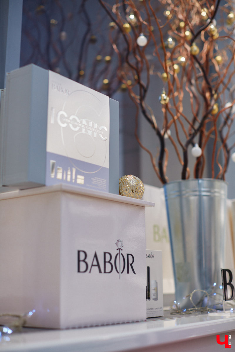 Уютно переливаются новогодними огнями окна Института красоты BABOR. Здесь действительно творят чудеса. Это знает каждый, кто хотя бы раз попадал в руки местных косметологов, массажистов и мастеров. Владелица Института красоты BABOR Наталья Васькова рассказала «Ключ-Медиа», как ей удается развиваться в индустрии красоты, а еще поделилась любимыми бьюти-ритуалами, принципами сохранения личного экопространства и гармоничным подходом к жизни и бизнесу.