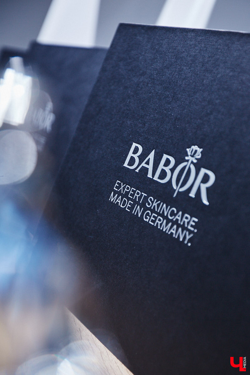 Уютно переливаются новогодними огнями окна Института красоты BABOR. Здесь действительно творят чудеса. Это знает каждый, кто хотя бы раз попадал в руки местных косметологов, массажистов и мастеров. Владелица Института красоты BABOR Наталья Васькова рассказала «Ключ-Медиа», как ей удается развиваться в индустрии красоты, а еще поделилась любимыми бьюти-ритуалами, принципами сохранения личного экопространства и гармоничным подходом к жизни и бизнесу.