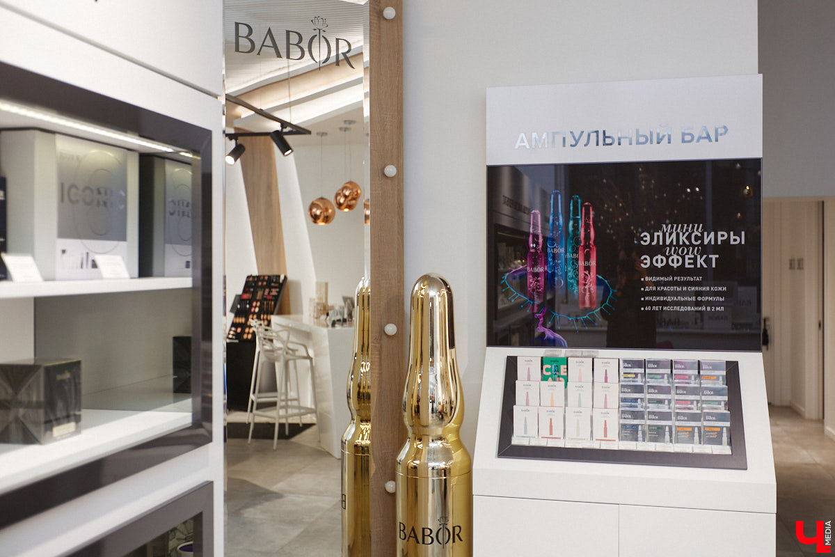 Уютно переливаются новогодними огнями окна Института красоты BABOR. Здесь действительно творят чудеса. Это знает каждый, кто хотя бы раз попадал в руки местных косметологов, массажистов и мастеров. Владелица Института красоты BABOR Наталья Васькова рассказала «Ключ-Медиа», как ей удается развиваться в индустрии красоты, а еще поделилась любимыми бьюти-ритуалами, принципами сохранения личного экопространства и гармоничным подходом к жизни и бизнесу.