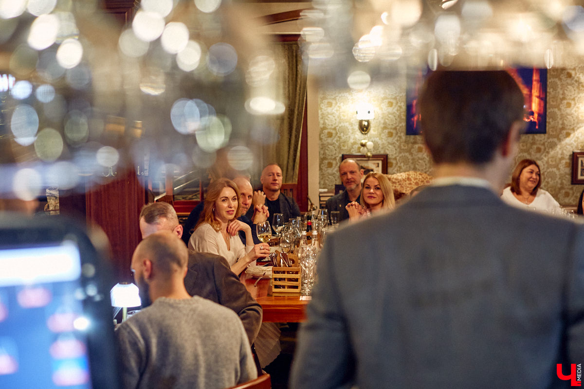 Известный многим ресторан, расположенный на центральной улице Владимира, снова удивил необычным форматом ужина на свой юбилей. Всего за один вечер посетители заведения смогли побывать в Испании, Италии, Южной Африке и Франции. Не забыли, конечно, и о национальной кухне. Подробнее в фоторепортаже «Ключ-Медиа».
