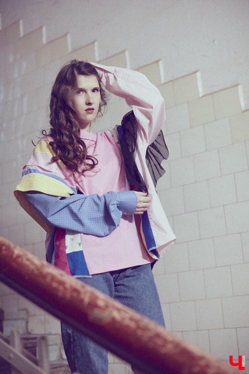 Одна из сторон жизни актера — перевоплощение. Ему удается примерить на себя не один десяток образов и костюмов. Впрочем, это не отменяет того факта, что у исполнителя ролей есть свои вкус, стиль и предпочтения в одежде. Какие они у звезды владимирской сцены Ариадны Брунер, узнал «Ключ-Медиа».