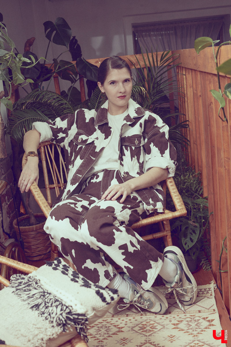 Одна из сторон жизни актера — перевоплощение. Ему удается примерить на себя не один десяток образов и костюмов. Впрочем, это не отменяет того факта, что у исполнителя ролей есть свои вкус, стиль и предпочтения в одежде. Какие они у звезды владимирской сцены Ариадны Брунер, узнал «Ключ-Медиа».