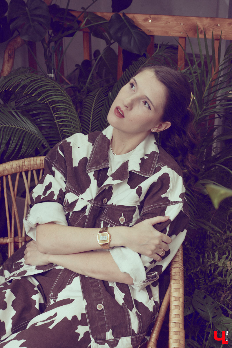 Одна из сторон жизни актера — перевоплощение. Ему удается примерить на себя не один десяток образов и костюмов. Впрочем, это не отменяет того факта, что у исполнителя ролей есть свои вкус, стиль и предпочтения в одежде. Какие они у звезды владимирской сцены Ариадны Брунер, узнал «Ключ-Медиа».