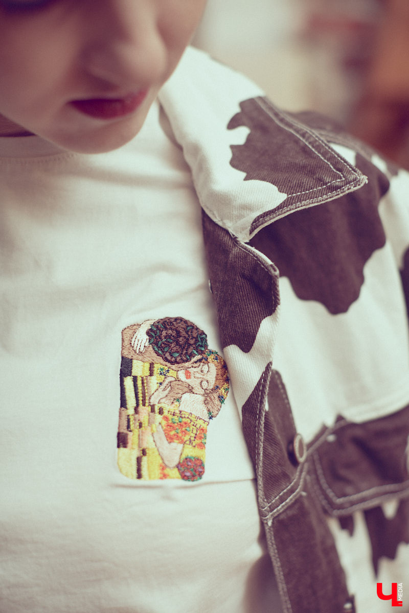 Одна из сторон жизни актера — перевоплощение. Ему удается примерить на себя не один десяток образов и костюмов. Впрочем, это не отменяет того факта, что у исполнителя ролей есть свои вкус, стиль и предпочтения в одежде. Какие они у звезды владимирской сцены Ариадны Брунер, узнал «Ключ-Медиа».