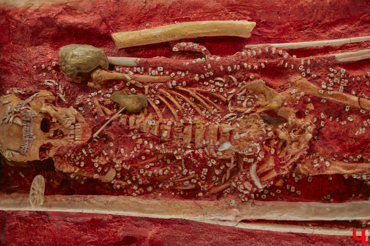 Юбилей Суздаля сейчас чуть ли не тема № 1 в культурной жизни страны. Город преображается и ждет толпу туристов в 2024 году. А вы знали, что с высоты он совсем другой, нежели с земли? Открыть его с иного ракурса можно в обновленном кинозале «Палат», где стартует показ VR-фильмов про Жемчужину Золотого кольца. Кстати, музейный комплекс приготовил для гостей и другие приятности!