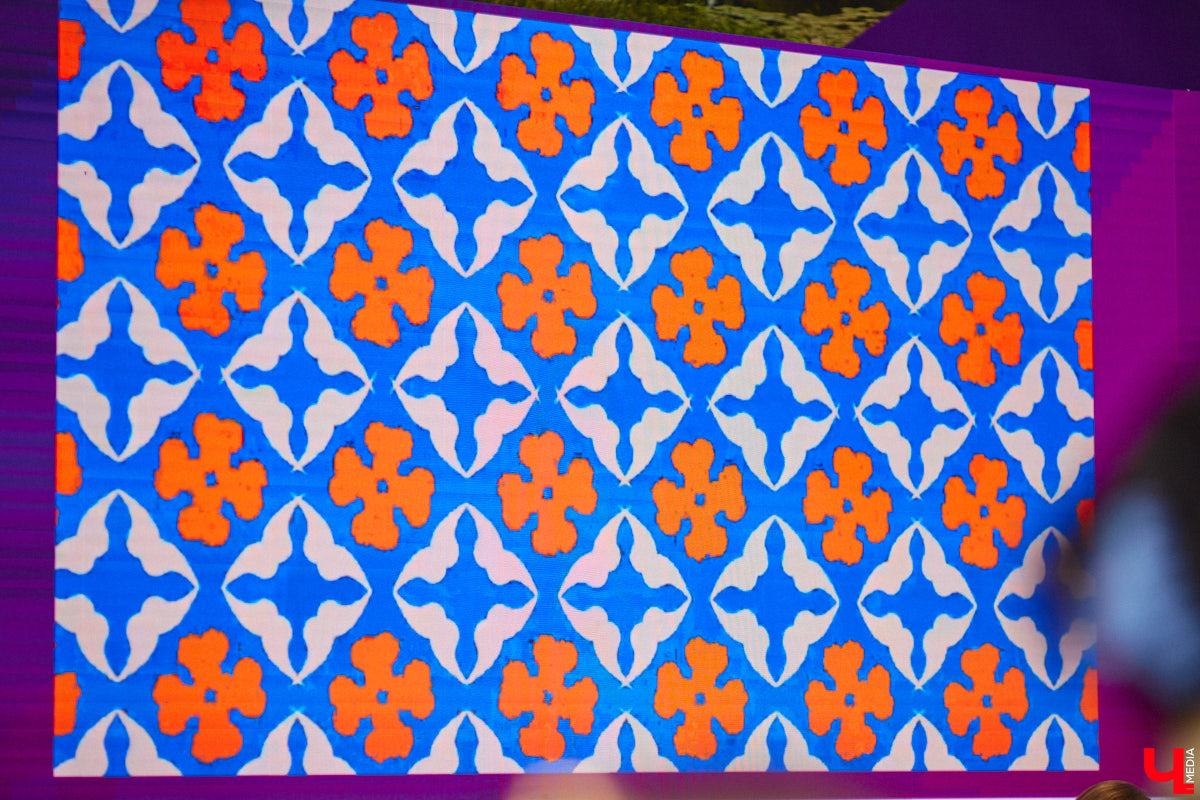 Студия известного дизайнера бесплатно разработала айдентику старинного города, который будут использовать как во время празднования тысячелетия «музея под открытым небом» в следующем году, так и после него. Презентовал и пояснил ее тайные смыслы лично именитый предприниматель.