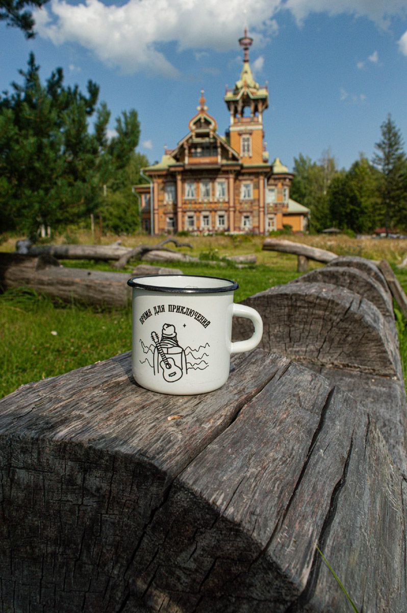 У фотографа из Владимира Кирилла Жукова собрана целая копилка ценных архитектурных находок со всей России. Резные терема, шикарные усадьбы известных людей, легендарные дома. О самых значимых объектах в коллекции путешественник поведал и нам.