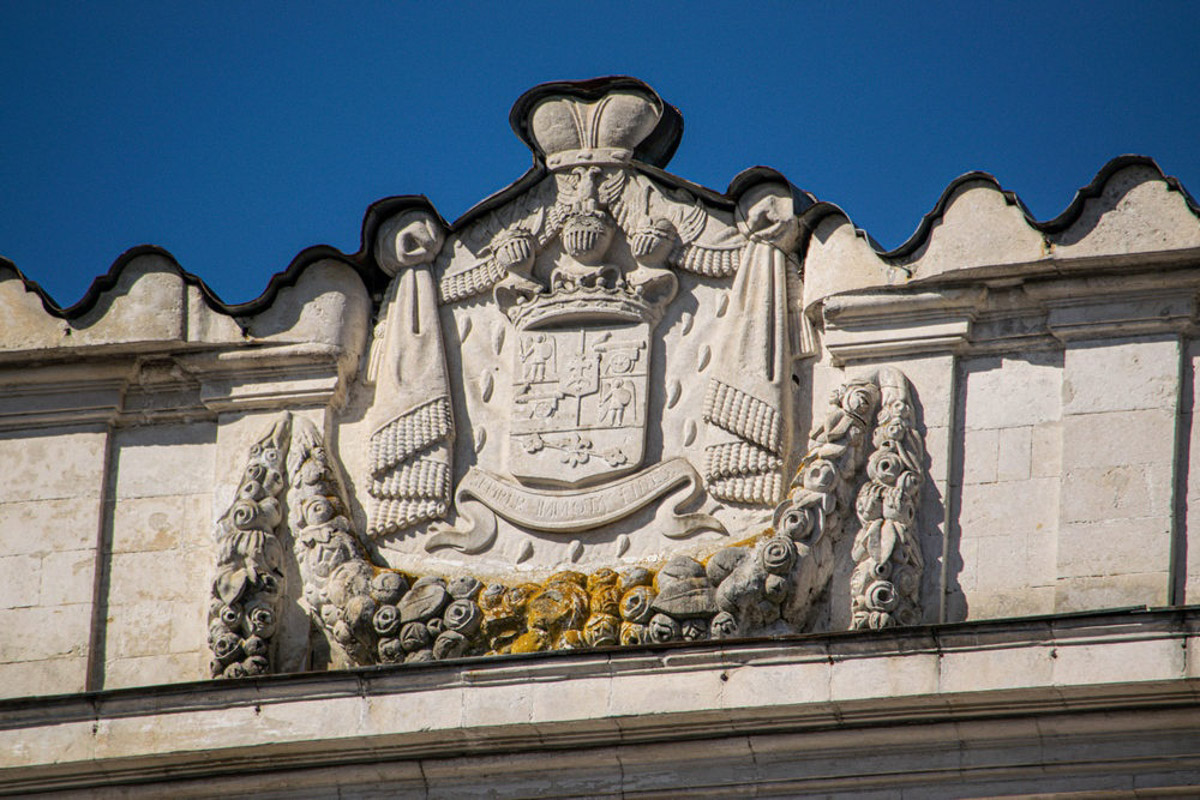 У фотографа из Владимира Кирилла Жукова собрана целая копилка ценных архитектурных находок со всей России. Резные терема, шикарные усадьбы известных людей, легендарные дома. О самых значимых объектах в коллекции путешественник поведал и нам.