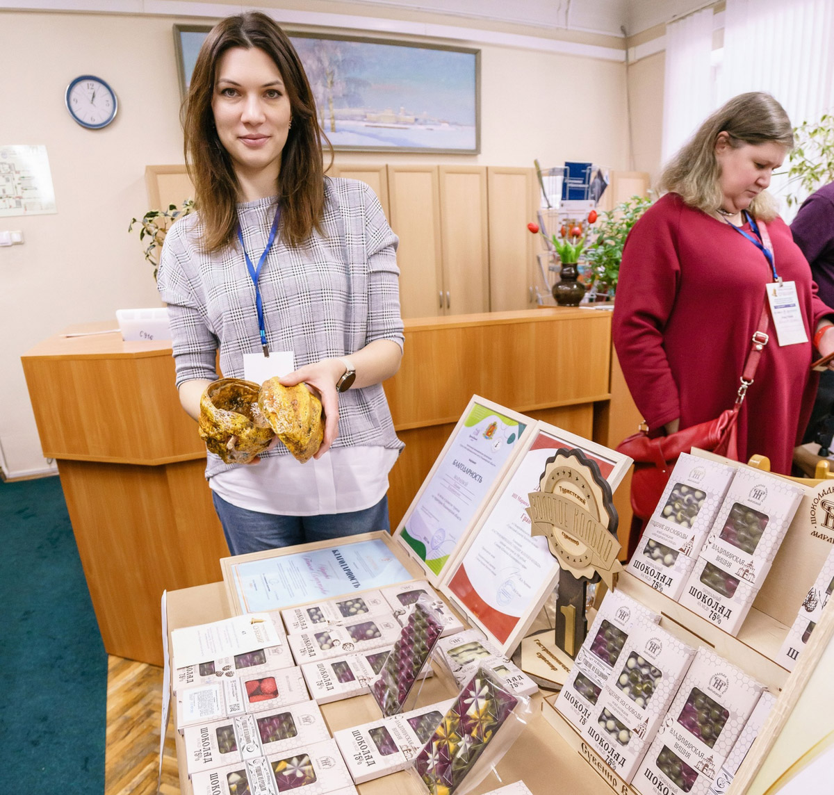 Памятные подарки из Владимира отметили высшей наградой на всероссийском конкурсе, который завершился в Твери. Лучшими стали не только отдельные памятные подарки, но и сам город. Областной центр удостоился Гран-при в самой престижной номинации.