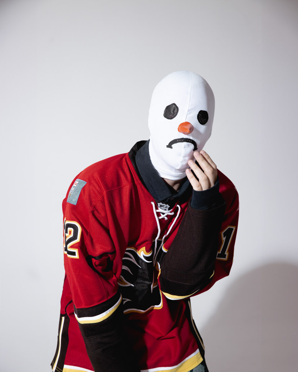 «Вся моя жизнь — это сети». Эта строчка-рефрен льется из наушников не только ценителей хип-хопа, но и меломанов. В ноябре 2023 года страна услышала трек, созданный музыкантами из 33-го региона, Школьником и Бау, в коллаборации с известными рэперами. «Ключ-Медиа» обсудил с дуэтом эту новинку и их творчество в целом.