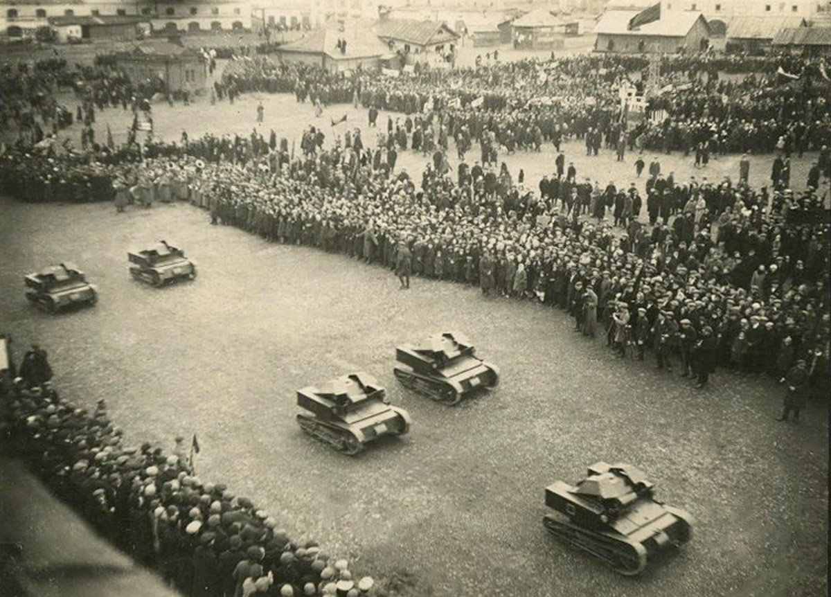 2-я Никольская располагается в одной из старейших частей областного центра, появившейся во времена правления Андрея Боголюбского. Тогда ее называли Новым городом. Несмотря на это, сама улица имеет не столь длинную историю. Зато невероятно интересную!