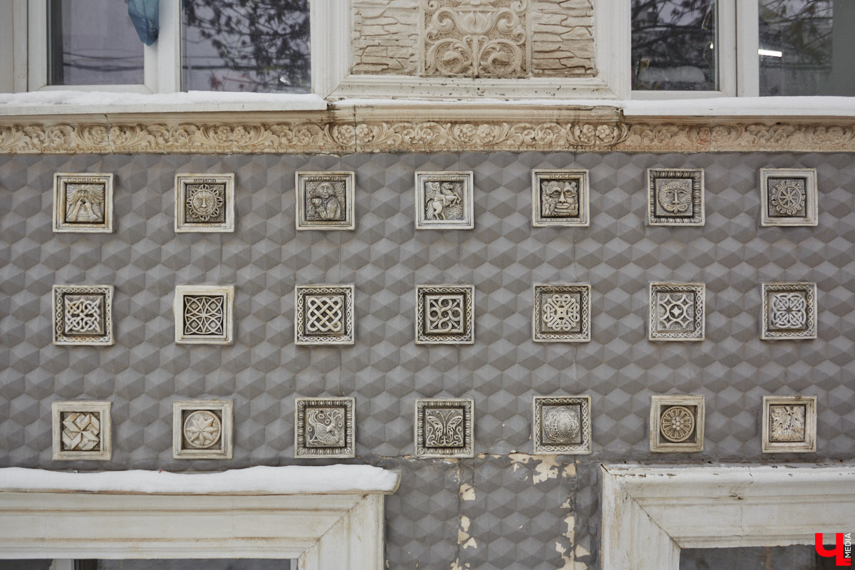 2-я Никольская располагается в одной из старейших частей областного центра, появившейся во времена правления Андрея Боголюбского. Тогда ее называли Новым городом. Несмотря на это, сама улица имеет не столь длинную историю. Зато невероятно интересную!