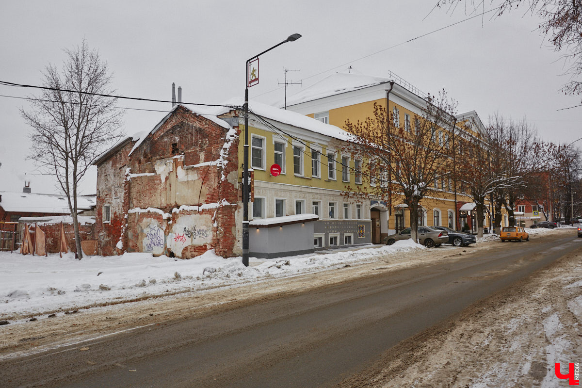2-я Никольская располагается в одной из старейших частей областного центра, появившейся во времена правления Андрея Боголюбского. Тогда ее называли Новым городом. Несмотря на это, сама улица имеет не столь длинную историю. Зато невероятно интересную!