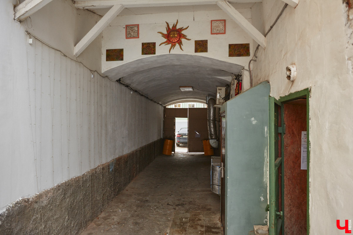 2-я Никольская располагается в одной из старейших частей областного центра, появившейся во времена правления Андрея Боголюбского. Тогда ее называли Новым городом. Несмотря на это, сама улица имеет не столь длинную историю. Зато невероятно интересную!