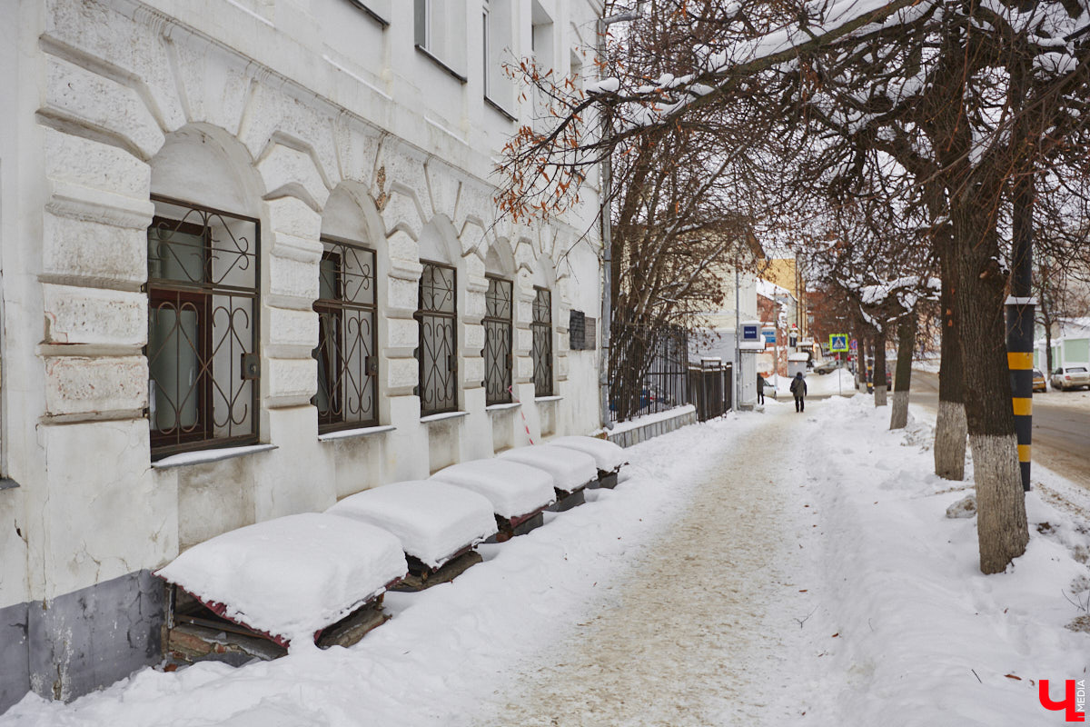 2-я Никольская располагается в одной из старейших частей областного центра, появившейся во времена правления Андрея Боголюбского. Тогда ее называли Новым городом. Несмотря на это, сама улица имеет не столь длинную историю. Зато невероятно интересную!