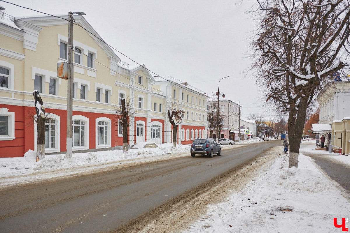 2-я Никольская располагается в одной из старейших частей областного центра, появившейся во времена правления Андрея Боголюбского. Тогда ее называли Новым городом. Несмотря на это, сама улица имеет не столь длинную историю. Зато невероятно интересную!