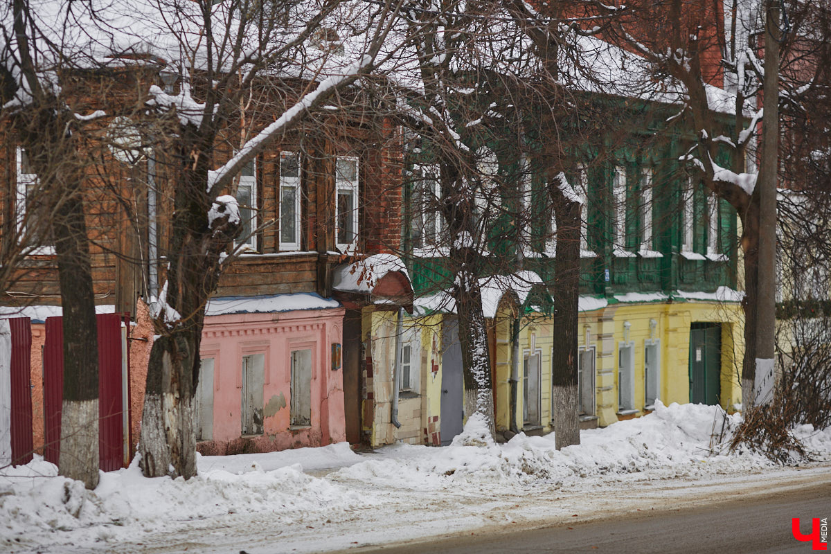2-я Никольская располагается в одной из старейших частей областного центра, появившейся во времена правления Андрея Боголюбского. Тогда ее называли Новым городом. Несмотря на это, сама улица имеет не столь длинную историю. Зато невероятно интересную!