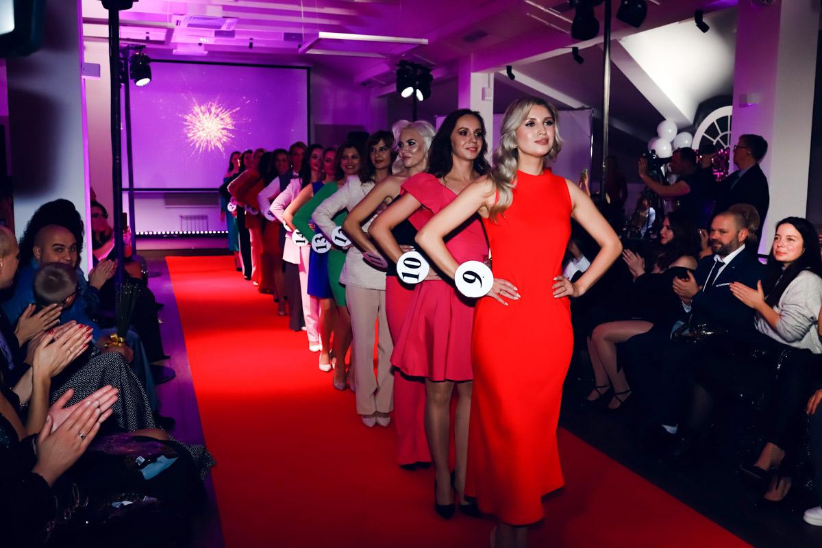 В           начале декабря во           Владимире состоялось итоговое шоу конкурса красоты и           милосердия «Миссис Владимирская Красавица           — 2023». О           том, кто получил на           нем главные короны, победу в           номинации от           «Ключ-Медиа» и           как все прошло, читайте и           смотрите в           нашем большом обзорном материале.