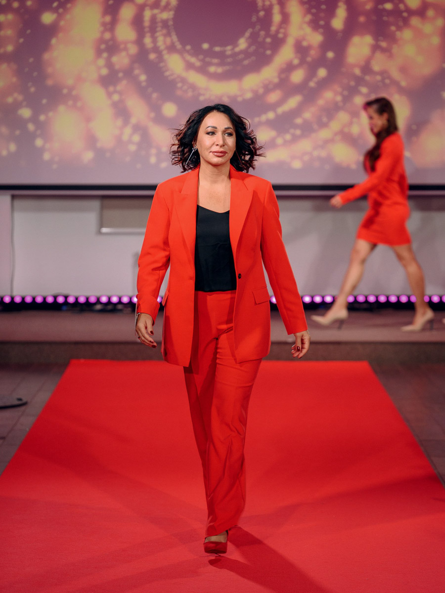 В           начале декабря во           Владимире состоялось итоговое шоу конкурса красоты и           милосердия «Миссис Владимирская Красавица           — 2023». О           том, кто получил на           нем главные короны, победу в           номинации от           «Ключ-Медиа» и           как все прошло, читайте и           смотрите в           нашем большом обзорном материале.