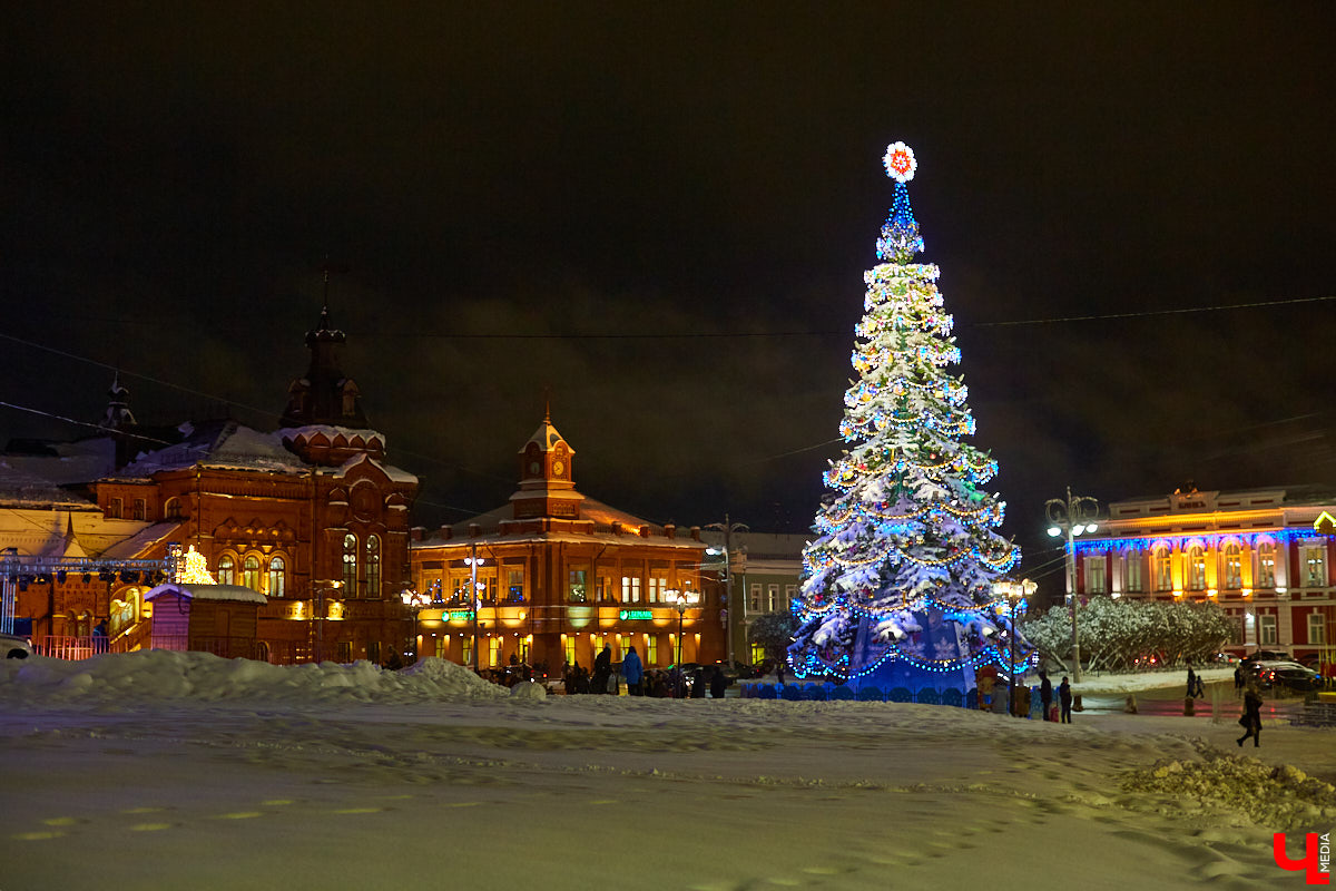 Во Владимире стала известна программа новогодних мероприятий. Праздники стартуют 15 декабря и продлятся без малого месяц. Главной точкой торжества в самую волшебную зимнюю ночь станет Соборная площадь. Но гуляния запланированы по всему городу. Узнаем, куда стоит пойти.