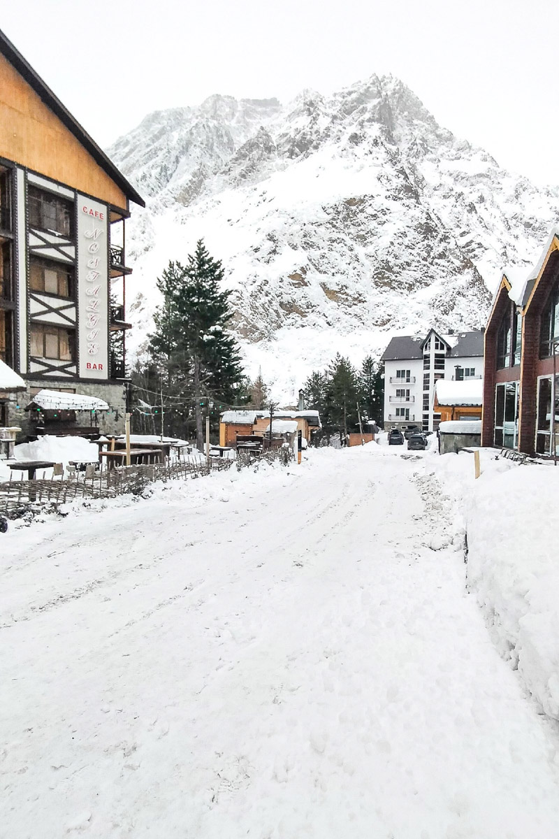 Владимирский фотограф Василий Никитинский провел отпуск в Кабардино-Балкарии. Приэльбрусье его покорило, а потому он всем рекомендует хоть раз в жизни посетить этот край. Своими впечатлениями мужчина поделился и с нашим изданием.