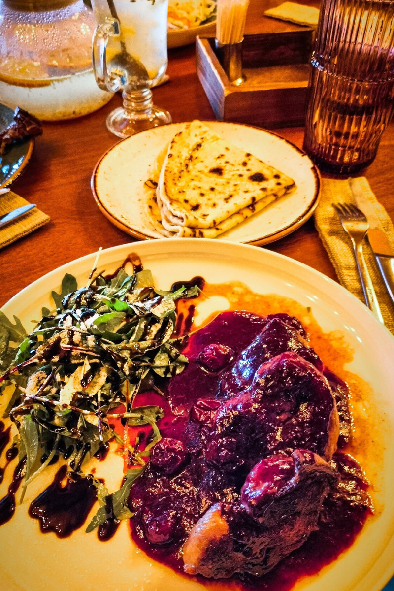 Владимирский фотограф Василий Никитинский провел отпуск в Кабардино-Балкарии. Приэльбрусье его покорило, а потому он всем рекомендует хоть раз в жизни посетить этот край. Своими впечатлениями мужчина поделился и с нашим изданием.