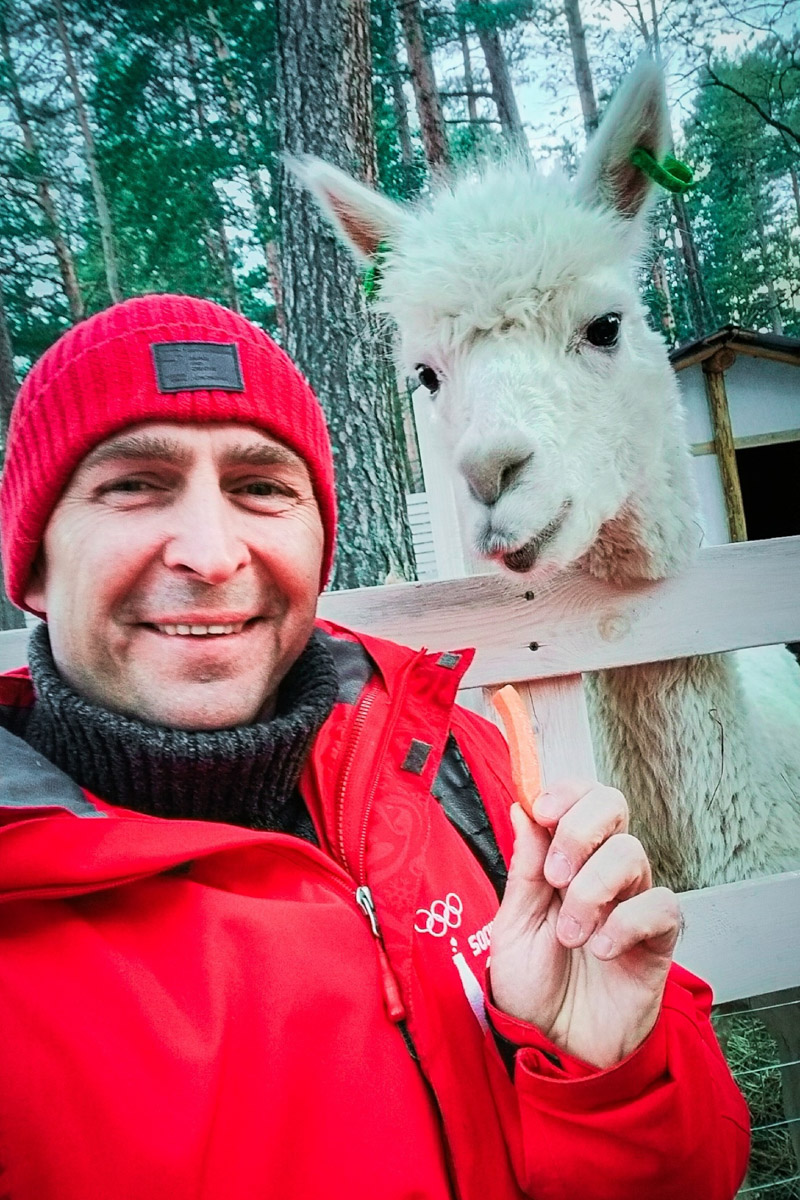 Владимирский фотограф Василий Никитинский провел отпуск в Кабардино-Балкарии. Приэльбрусье его покорило, а потому он всем рекомендует хоть раз в жизни посетить этот край. Своими впечатлениями мужчина поделился и с нашим изданием.