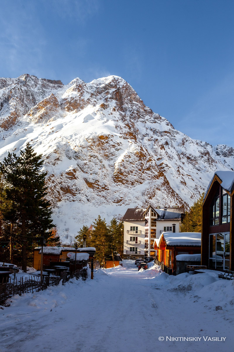 Владимирский фотограф Василий Никитинский провел отпуск в Кабардино-Балкарии. Приэльбрусье его покорило, а потому он всем рекомендует хоть раз в жизни посетить этот край. Своими впечатлениями мужчина поделился и с нашим изданием.