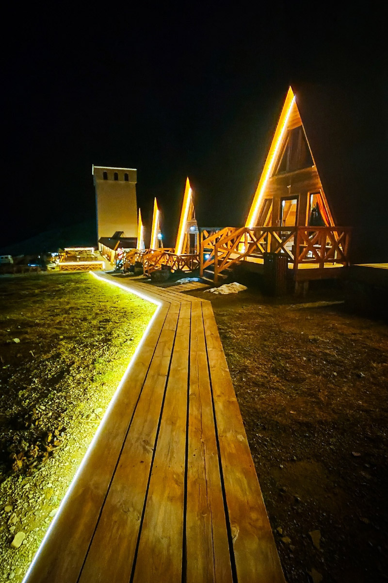 Владимирский фотограф Василий Никитинский провел отпуск в Кабардино-Балкарии. Приэльбрусье его покорило, а потому он всем рекомендует хоть раз в жизни посетить этот край. Своими впечатлениями мужчина поделился и с нашим изданием.