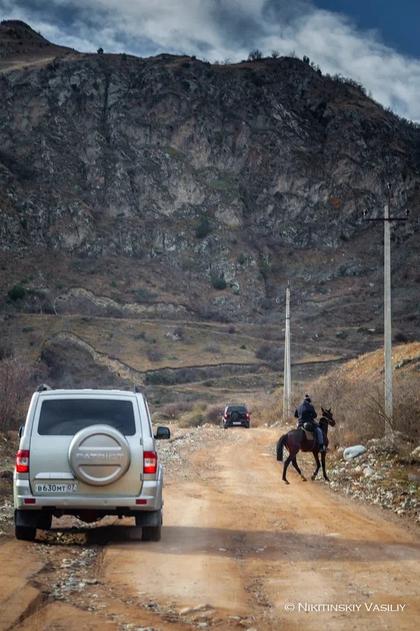 Владимирский фотограф Василий Никитинский провел отпуск в Кабардино-Балкарии. Приэльбрусье его покорило, а потому он всем рекомендует хоть раз в жизни посетить этот край. Своими впечатлениями мужчина поделился и с нашим изданием.