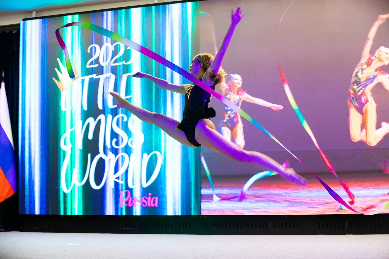 Сразу три очаровательные жительницы Коврова и Судогды в возрасте от 5 до 15 лет приняли участие во всероссийском детском конкурсе красоты и талантов. И отлично показали себя, получив короны победительниц в своих возрастных категориях и признание в номинациях.