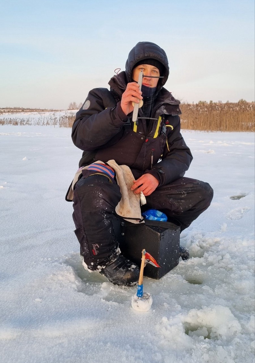 До наступления оттепели владимирские рыбаки успели провести кубок по ловле на мормышку со льда. Неофициальный турнир состоялся на Содышке и завершился победой одного из самых титулованных спортсменов страны. Причем чемпиона и серебряного призера отделили друг от друга каких-то четыре грамма улова.