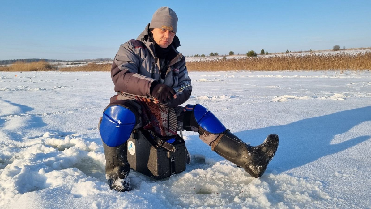 До наступления оттепели владимирские рыбаки успели провести кубок по ловле на мормышку со льда. Неофициальный турнир состоялся на Содышке и завершился победой одного из самых титулованных спортсменов страны. Причем чемпиона и серебряного призера отделили друг от друга каких-то четыре грамма улова.