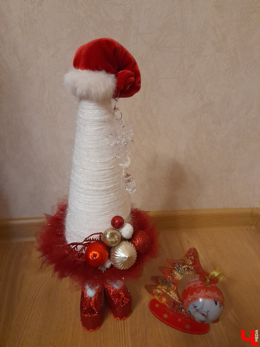 До Нового года рукой подать, а значит, самое время создать себе праздничное настроение. Улицы города уже украшены, да и ёлки в магазинах, домах, офисах большинство владимирцев давно нарядили. И некоторые из них подошли к этому вопросу весьма креативно!