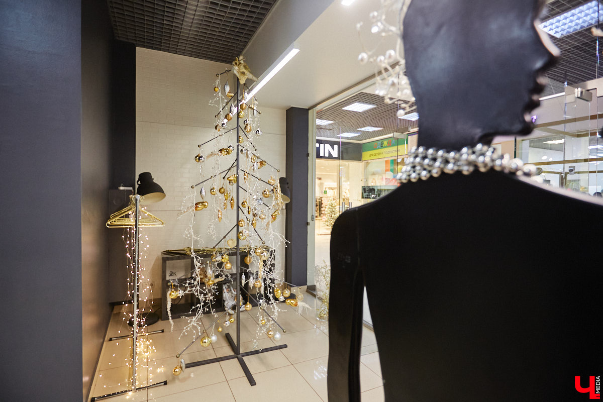 До Нового года рукой подать, а значит, самое время создать себе праздничное настроение. Улицы города уже украшены, да и ёлки в магазинах, домах, офисах большинство владимирцев давно нарядили. И некоторые из них подошли к этому вопросу весьма креативно!