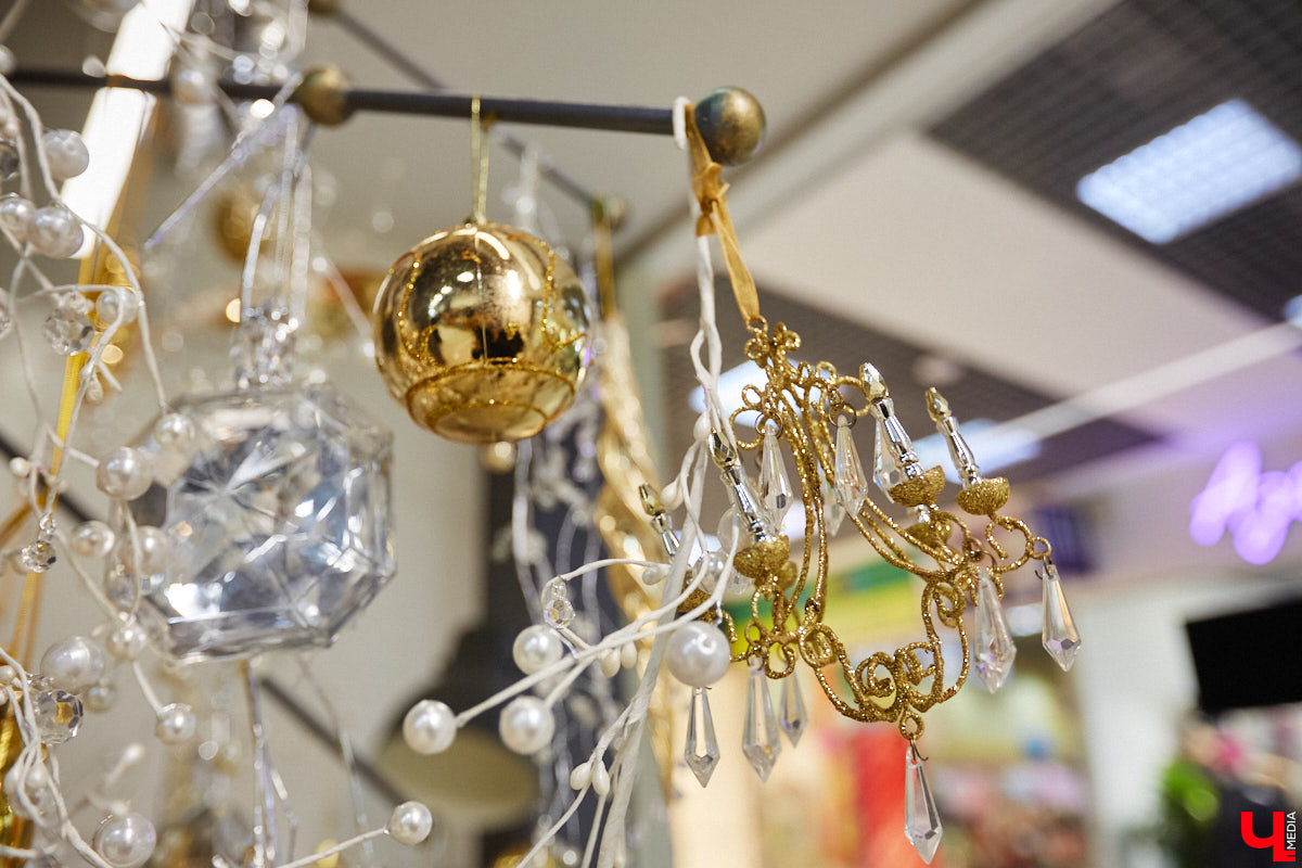 До Нового года рукой подать, а значит, самое время создать себе праздничное настроение. Улицы города уже украшены, да и ёлки в магазинах, домах, офисах большинство владимирцев давно нарядили. И некоторые из них подошли к этому вопросу весьма креативно!