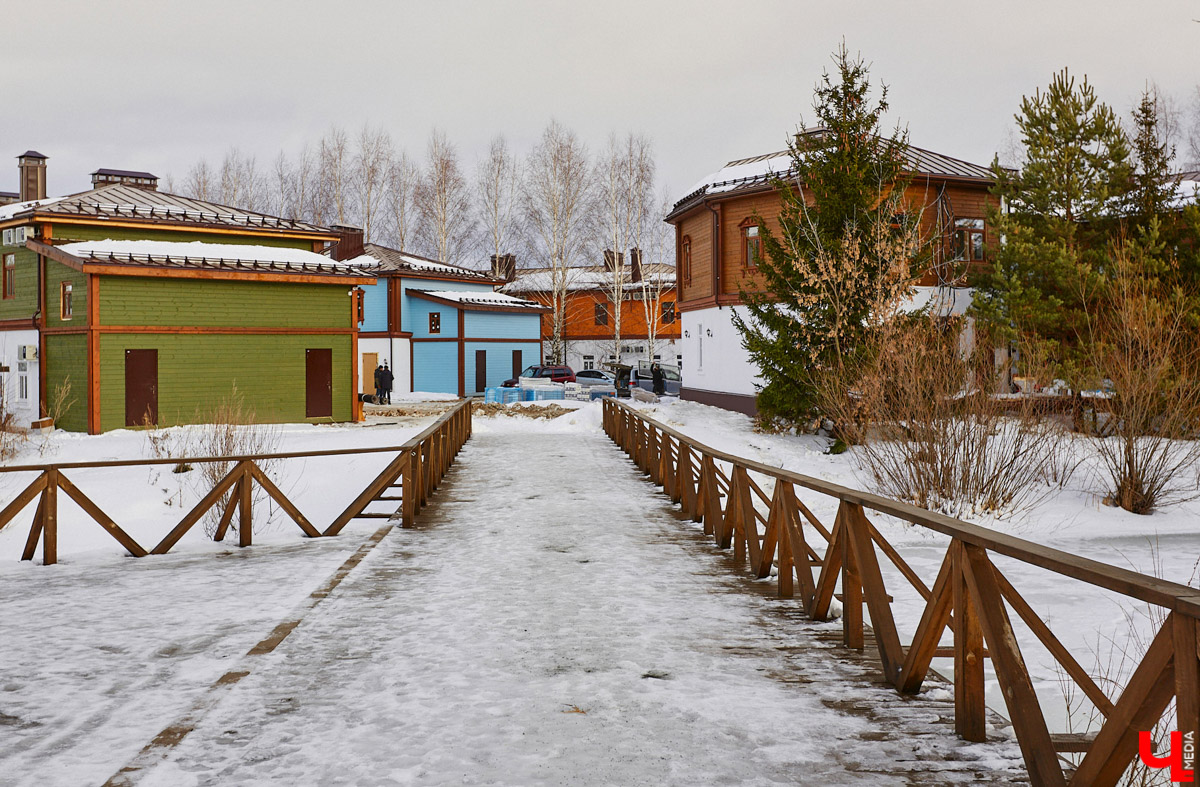 В Суздале масса интересных объектов, и в 2023 году их стало еще больше. Например, недалеко от центра построили новый спа-центр, где есть бассейн с подогревом, а также целый комплекс креативных зданий, стилизованных под времена года. «Ключ-Медиа» побывал в этом удивительном месте и узнал все подробности.
