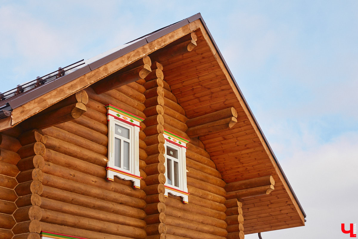 В Суздале масса интересных объектов, и в 2023 году их стало еще больше. Например, недалеко от центра построили новый спа-центр, где есть бассейн с подогревом, а также целый комплекс креативных зданий, стилизованных под времена года. «Ключ-Медиа» побывал в этом удивительном месте и узнал все подробности.